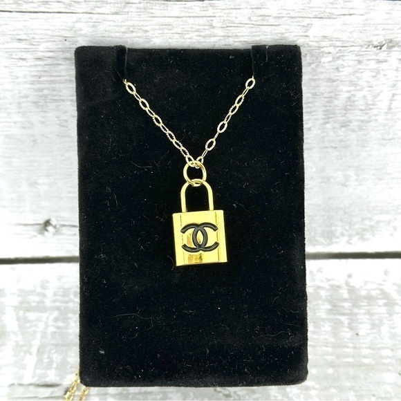 AUTHENTIC Chanel charm with free gift.Charm for necklace or other personal item. - Picture 4 of 7
